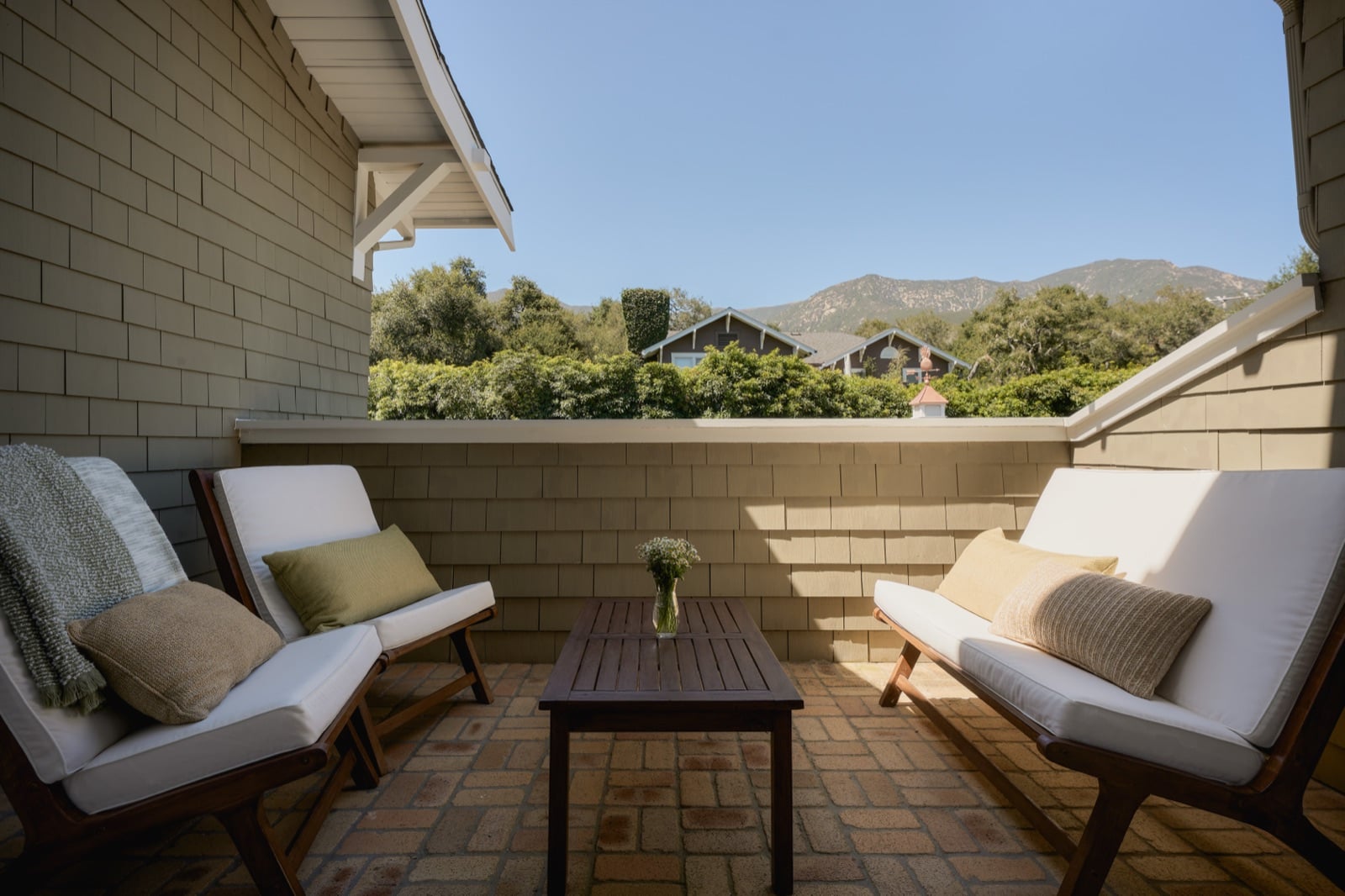 1650 East Valley Road, property photograph 17
