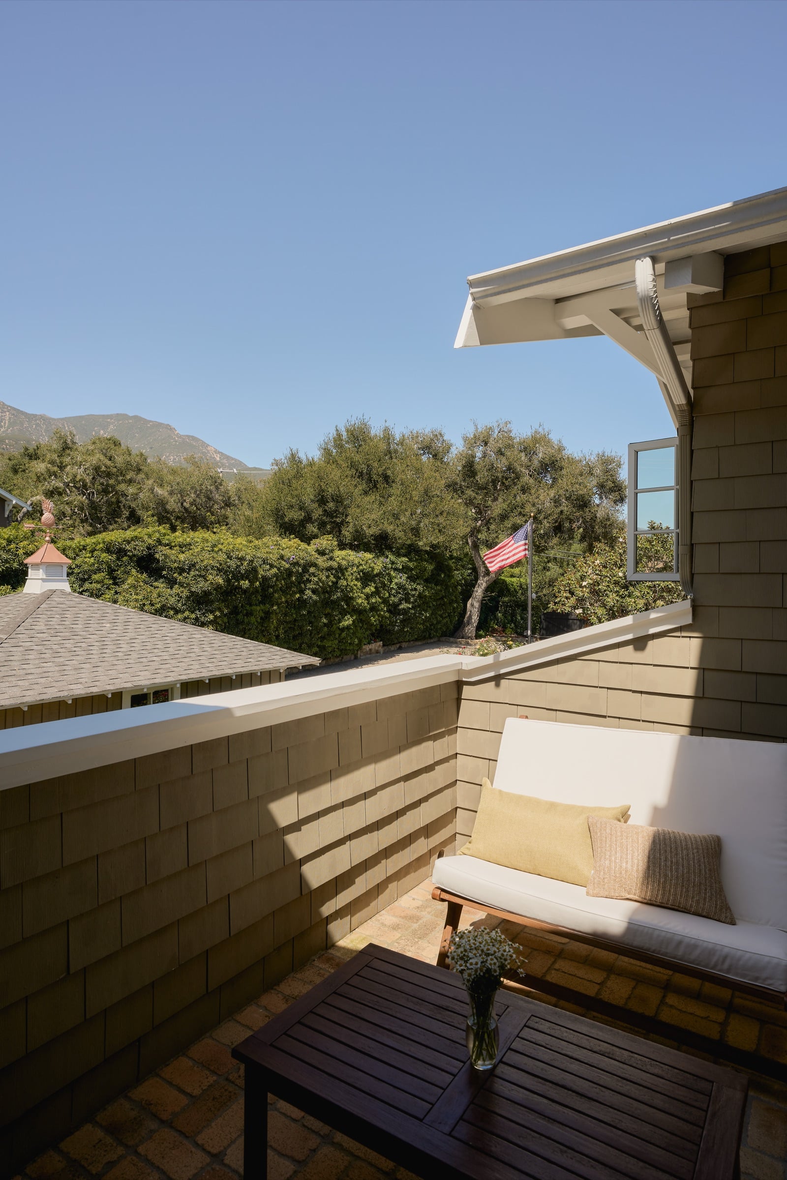 1650 East Valley Road, property photograph 18