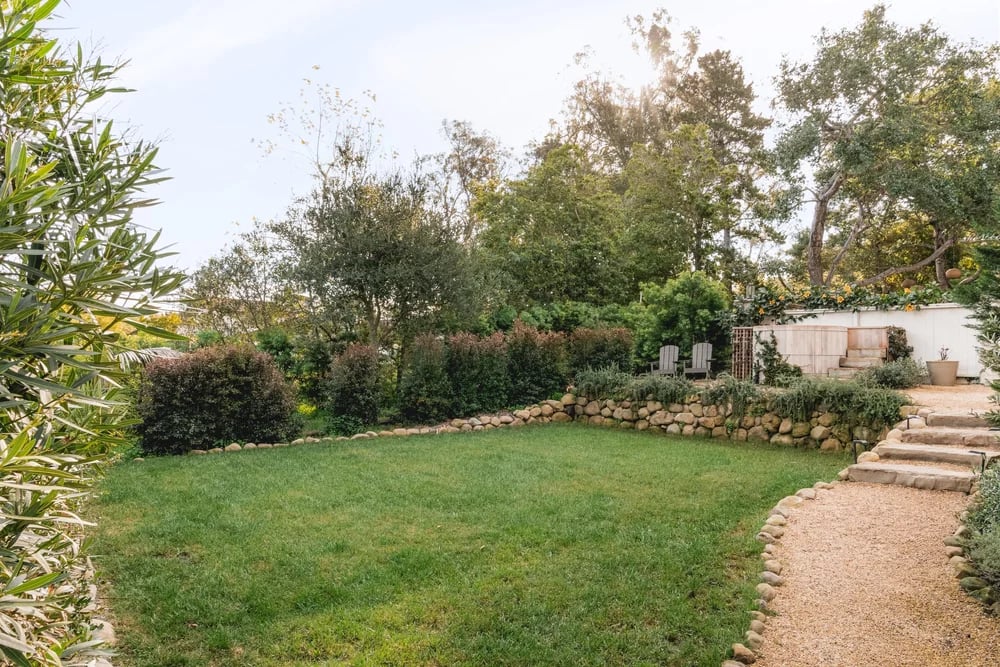 395 Woodley Road, property photograph 64